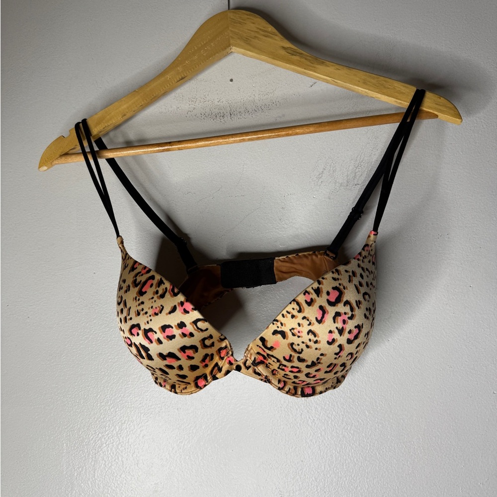 Victoria’s Secret 32D Very Sexy Push Up-pigeonnant Animal‎ Print Bra CP